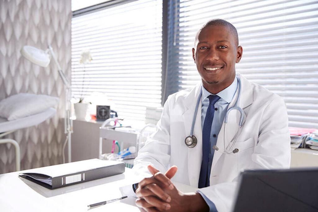 Male-Doctor-Radius-Bank