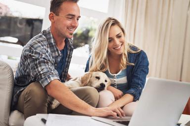 couple-with-dog